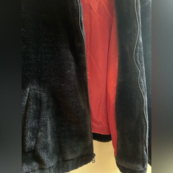 Urban Outfitters Faux Fur Womens Jacket Size Medium Black Soft Fuzzy Full Zip - Picture 11 of 12